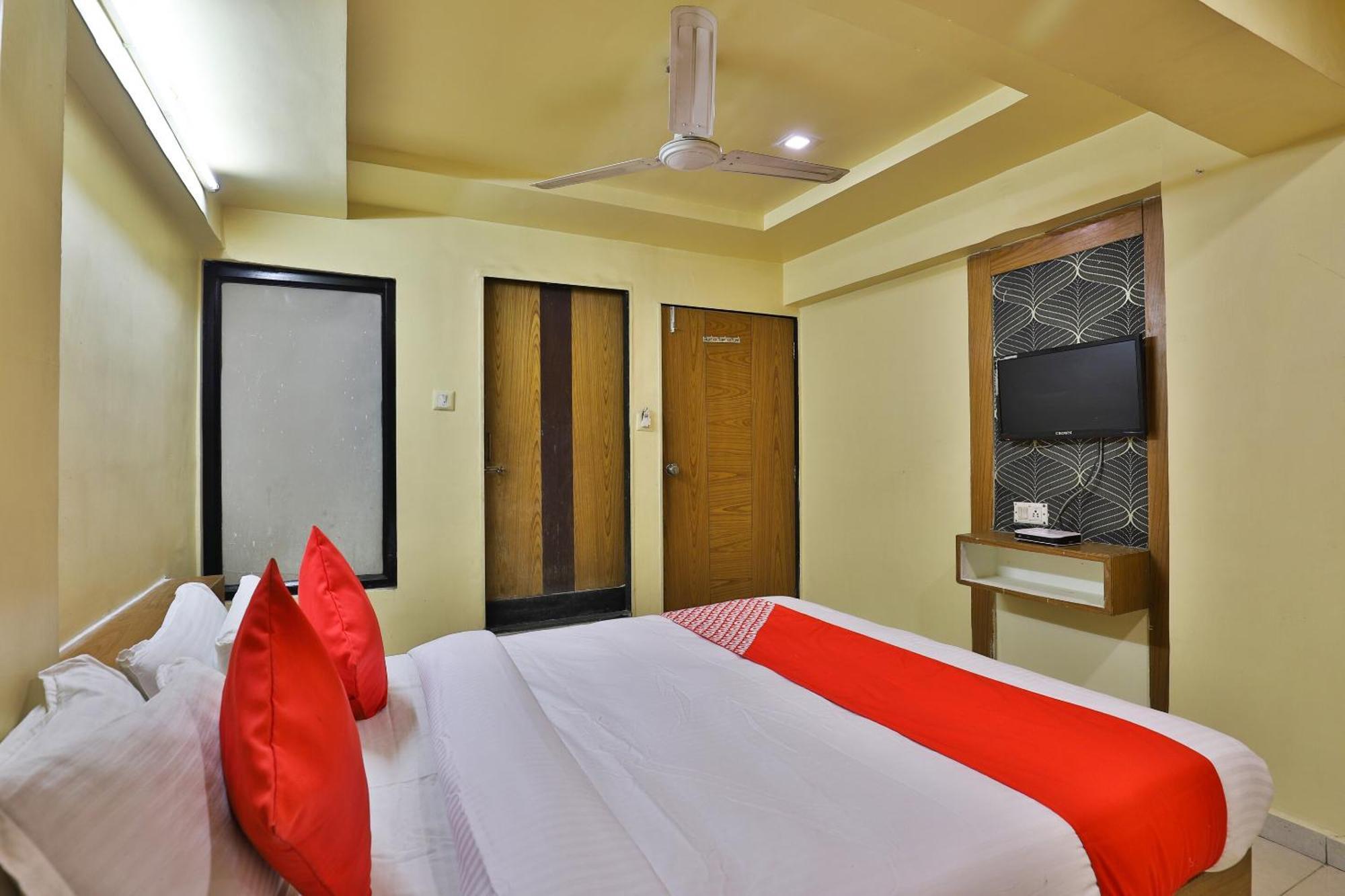 Spot On Hotel Shreeji Palace 아흐메다바드 외부 사진